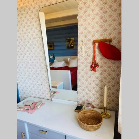 Holiday home Idyllisk Gard Med Stor Plass *