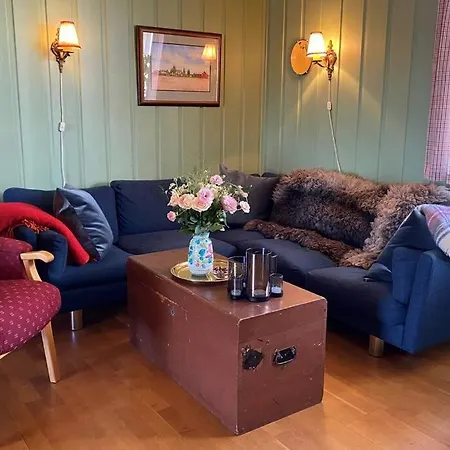 Holiday home Idyllisk Gard Med Stor Plass Bjornstad