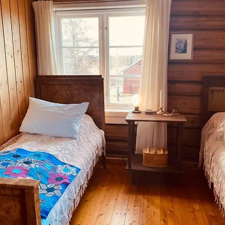 Holiday home Idyllisk Gard Med Stor Plass Bjornstad